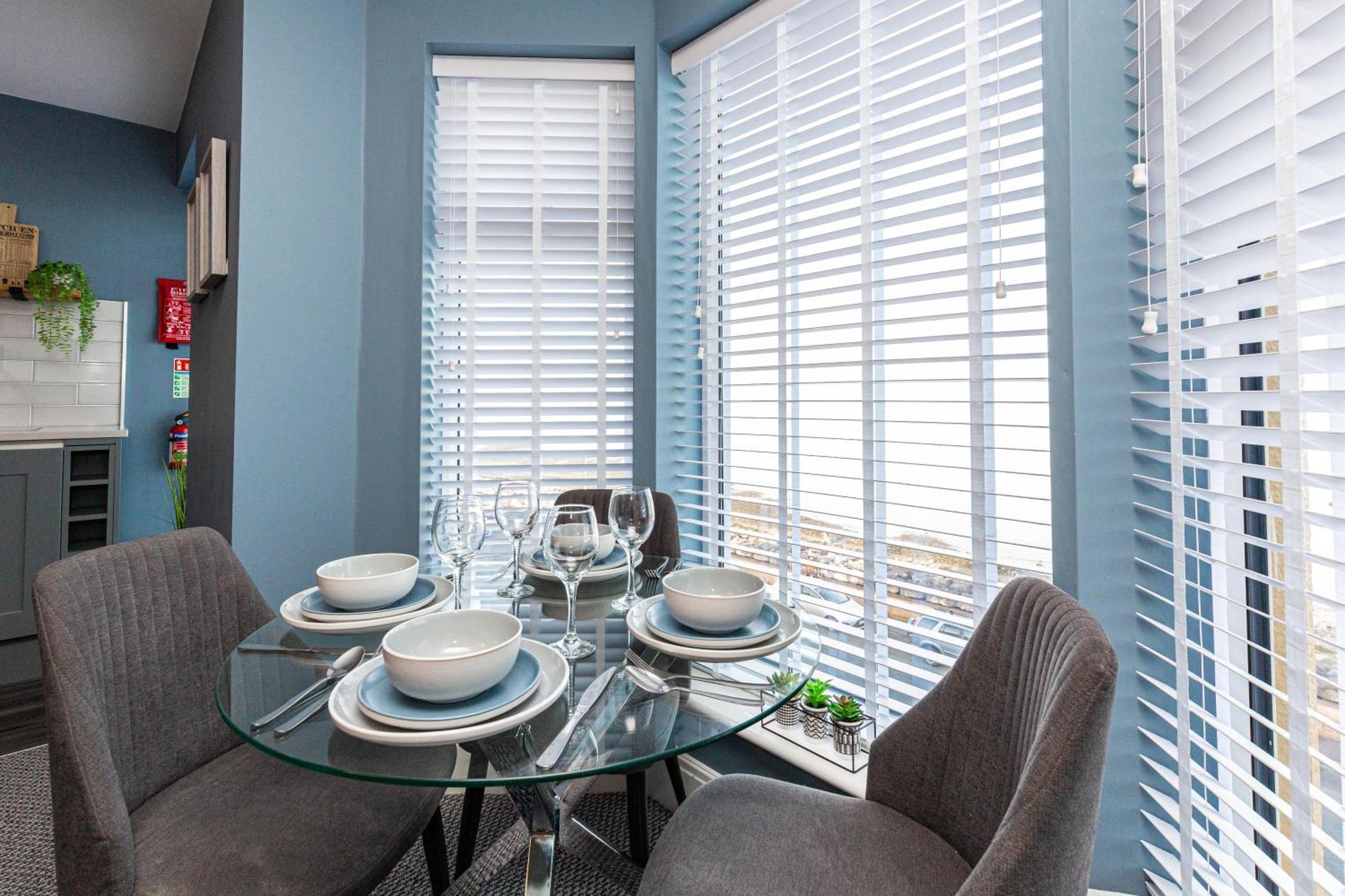 Seafront Apartment - Sleeps 6 - Gateway To The Lake District - Brand New Morecambe Esterno foto